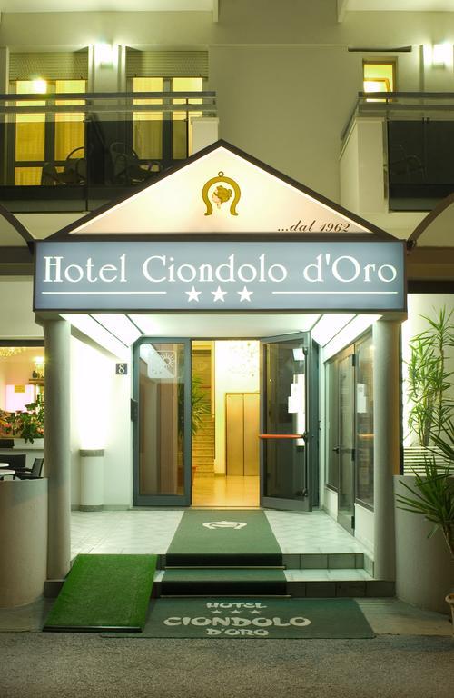 Hotel Ciondolo D'Oro Rimini Exteriör bild