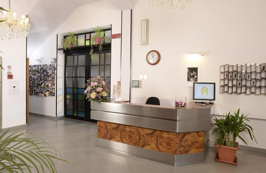 Hotel Ciondolo D'Oro Rimini Exteriör bild